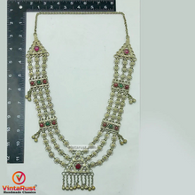 Load image into Gallery viewer, Silver Kuchi Pendant Necklace With Glass Stones
