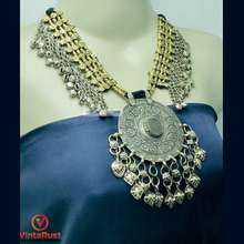 Load image into Gallery viewer, Nomadic Turkmen Necklace With Dangling Bells
