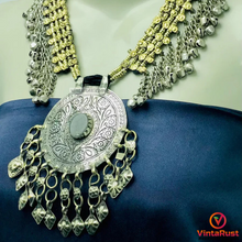 Load image into Gallery viewer, Nomadic Turkmen Necklace With Dangling Bells
