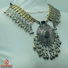 Load image into Gallery viewer, Nomadic Turkmen Necklace With Dangling Bells
