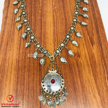Load image into Gallery viewer, Turkman Pendant Necklace With Leaf Metal Frill
