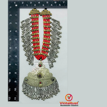 Load image into Gallery viewer, Multilayers Beaded Necklace With Silver Vintage Pendant
