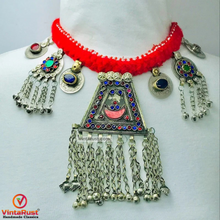 Load image into Gallery viewer, Red Kuchi Choker Necklace With Massive Pendant
