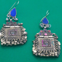 Load image into Gallery viewer, Vintage Big Blue Stone Earrings
