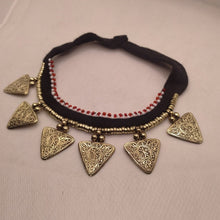 Load image into Gallery viewer, Collar Choker Vintage Golden Necklace
