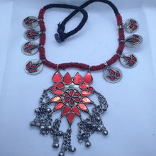 Load image into Gallery viewer, Antique Green Or Red Stones Kuchi Necklace
