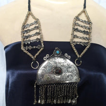 Load image into Gallery viewer, Kuchi Pendant Necklace With Wide Beaded Chain
