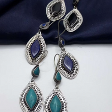 Load image into Gallery viewer, Tribal  Glass Stone Earrings
