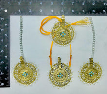 Load image into Gallery viewer,   Pearls And Golden Big Motif Jewelry Set
