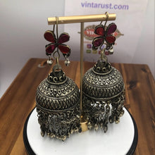 Load image into Gallery viewer,  Jhumka Earrings with Pink Glass Stones And Beads

