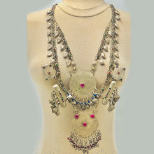 Load image into Gallery viewer, Two Layers Necklace With Pendants
