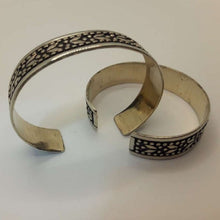 Load image into Gallery viewer, Tribal Silver Kuchi Slim Cuff Bracelet
