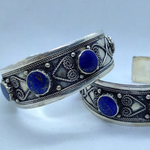 Load image into Gallery viewer, Blue Stones Bracelet
