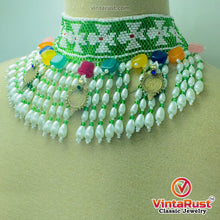 Load image into Gallery viewer, Green and White Beaded and Pearls Choker Necklace
