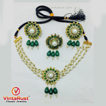 Load image into Gallery viewer, Green Stone and White Pearls Jewelry Set
