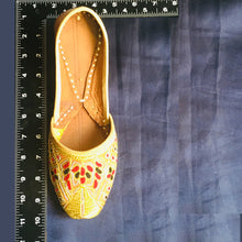 Load image into Gallery viewer, Handmade Ethnic Women Flat Shoes
