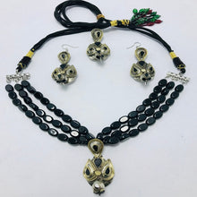 Load image into Gallery viewer, Black Stone Beaded Birds Motif Jewelry Set
