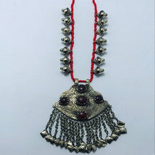 Load image into Gallery viewer, Beaded Chain Necklace With Silver Massive Pendant and Turkman Buttons
