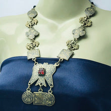 Load image into Gallery viewer, Nomadic Vintage Massive Pendant Necklace

