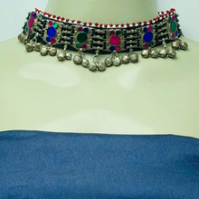 Load image into Gallery viewer, Multicolor Glass Stones and Beads Choker
