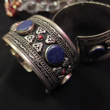 Load image into Gallery viewer, Ethnic Stone Ring and Set Of Two Cuff
