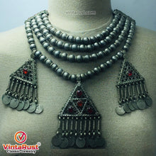 Load image into Gallery viewer, Metal Beaded Chain Necklace With Dangling Pendants
