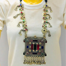 Load image into Gallery viewer, Nomadic Vintage Pendant Necklace With Silver Tassels
