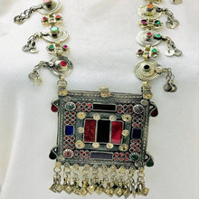 Load image into Gallery viewer, Nomadic Vintage Pendant Necklace With Silver Tassels
