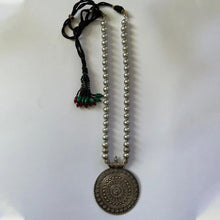 Load image into Gallery viewer, Silver Pendant Necklace With Pearls Beaded Chain
