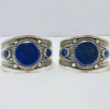 Load image into Gallery viewer, Round Shaped Stones Cuff Bracelet
