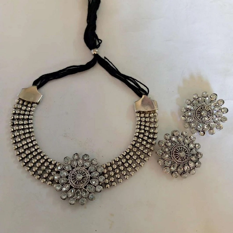 Silver Floral Design Jewelry Set