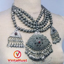 Load image into Gallery viewer, Silver Kuchi Multilayer Beaded Necklace With Dangling Pendants
