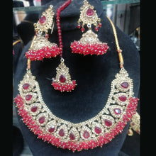 Load image into Gallery viewer, Traditional Indian Style Bridal Jewelry Set
