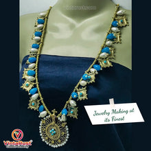 Load image into Gallery viewer, Tribal Jewelry Set With Pearls And Golden Big Motif
