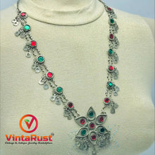 Load image into Gallery viewer, Tribal Pendant Necklace With Red and Green Glass Stone
