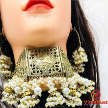 Load image into Gallery viewer, Amulet Cum Choker Style Necklace And Earrings With Jwellery set
