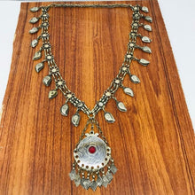 Load image into Gallery viewer, Turkman Pendant Necklace With Leaf Metal Frill
