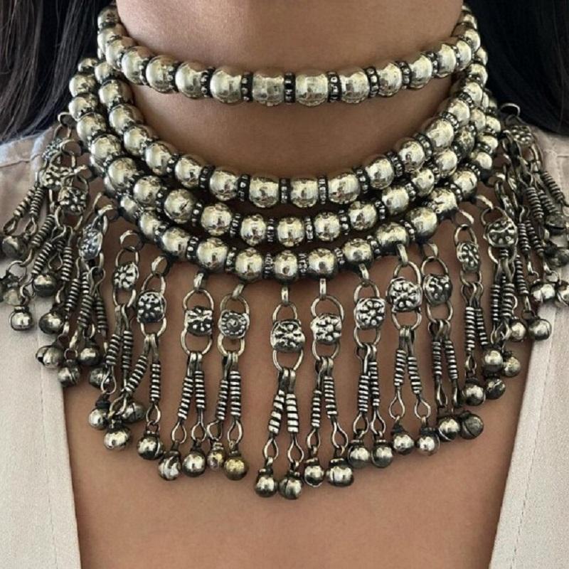 vintage-choker-necklace-with-silver-metal-beads