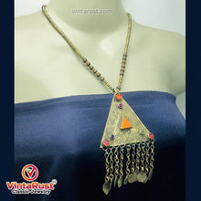 Load image into Gallery viewer, Vintage Metal And Wooden Beaded Chain Pendant Necklace
