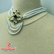 Load image into Gallery viewer, White Pearls Jewelry Set With Black Beads
