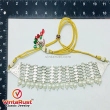 Load image into Gallery viewer, Woven Metallic Tribal Choker Necklace With White Pearls
